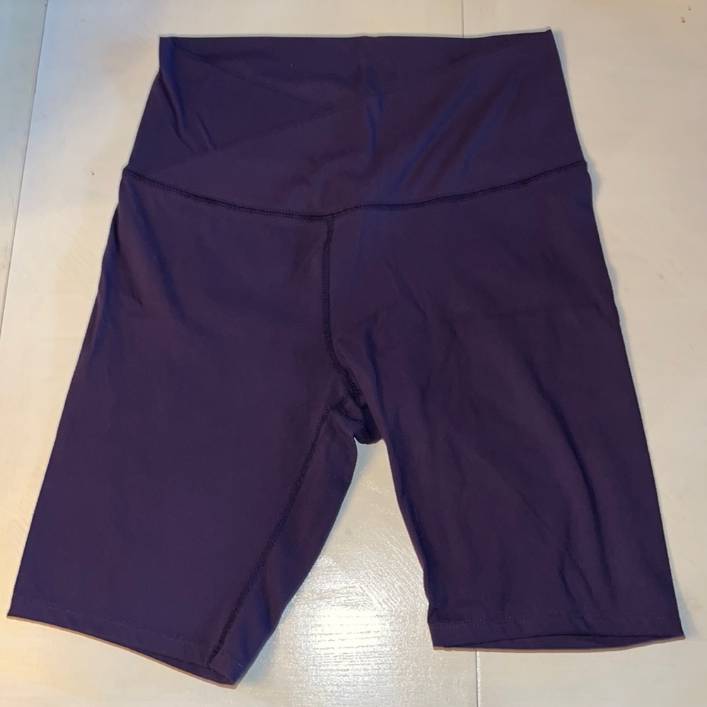 Paragon High waist V crossover biker short purple Sz L